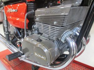 moteur-suzuki-380-gt