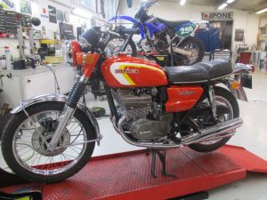 rouler-en-suzuki-380-gt