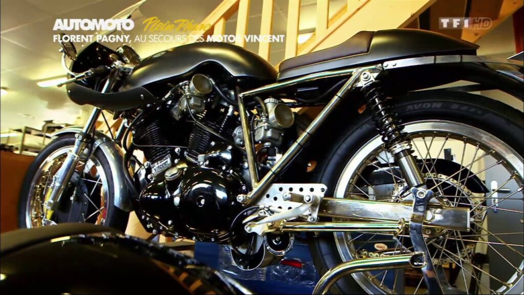 Gros plan détail moteur moto Vincent restauration Patrick Godet